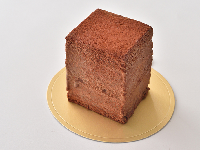 美しすぎる5層のチョコレートケーキ 博多の石畳 ジモタツ 株式会社ベルシステム24
