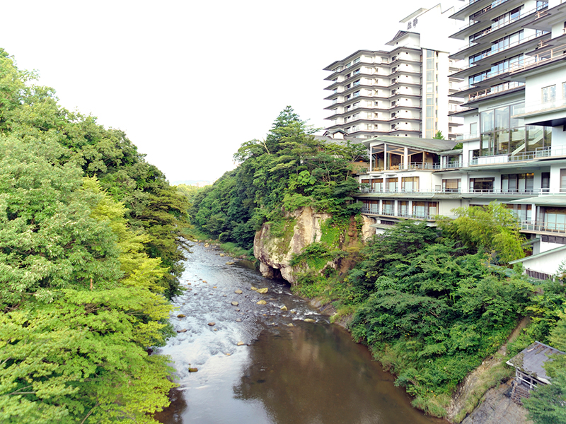 名取川沿いの秋保温泉